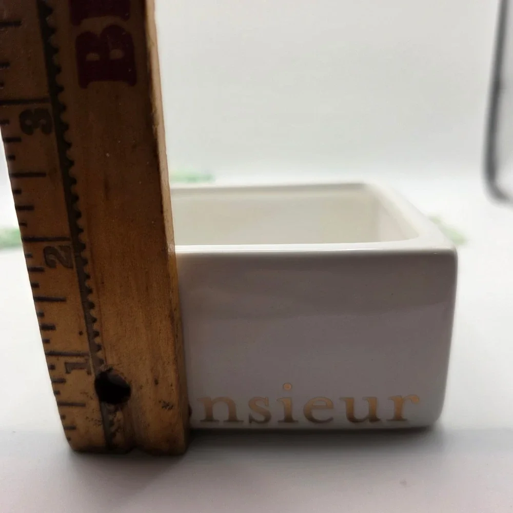 Creative Co-Op Monsieur White Ceramic Trinket Box Gold Heart DF0133A